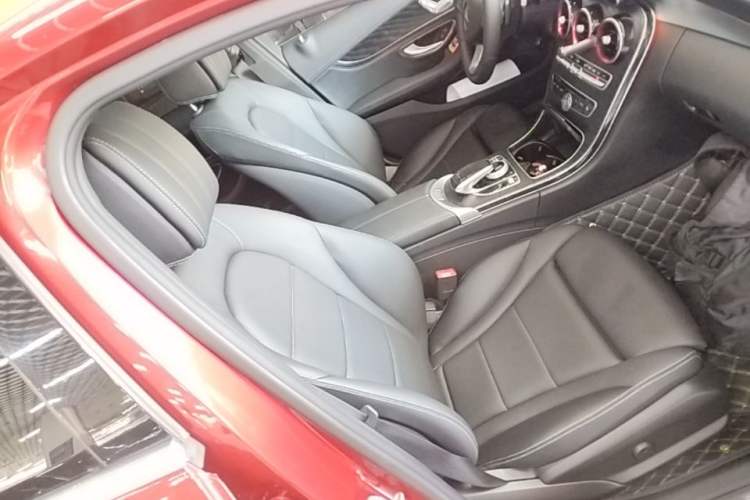 Used Mercedes-Benz C-Class 2017 Facelift C 200 L Sport Edition Right Front Seat