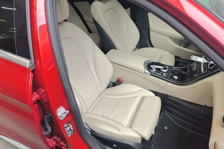 Used Mercedes-Benz C-Class 2017 Facelift C 200 L Sport Edition Right Front Seat