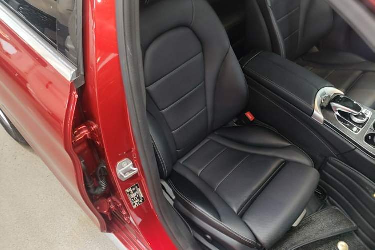 Used Mercedes-Benz C-Class 2017 Facelift C 200 L Sport Edition Right Front Seat