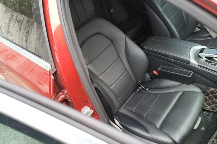 Used Mercedes-Benz C-Class 2017 Facelift C 200 L Sport Edition Right Front Seat