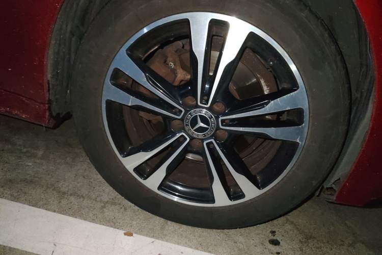 Used Mercedes-Benz C-Class 2017 C 200 Sport Edition Right Front Wheel Hub