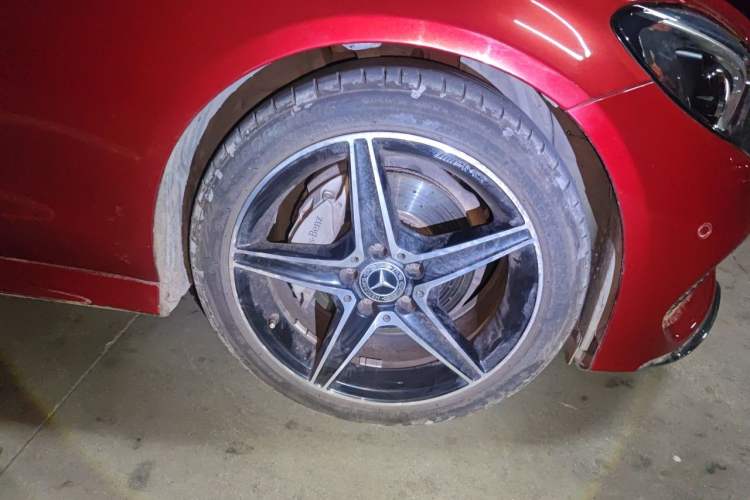 Used Mercedes-Benz C-Class 2017 Facelift C 200 Coupe Right Front Wheel Hub