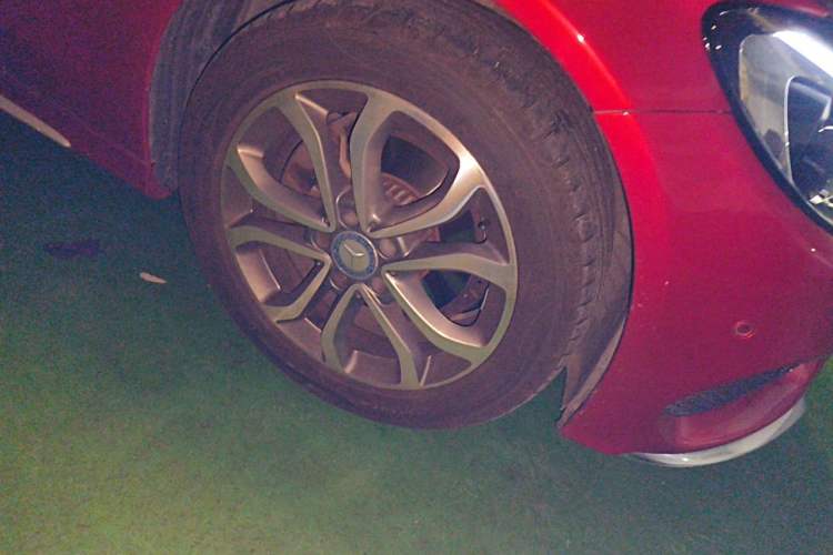 Used Mercedes-Benz C-Class 2017 C 180 L Sport Edition Right Front Wheel Hub