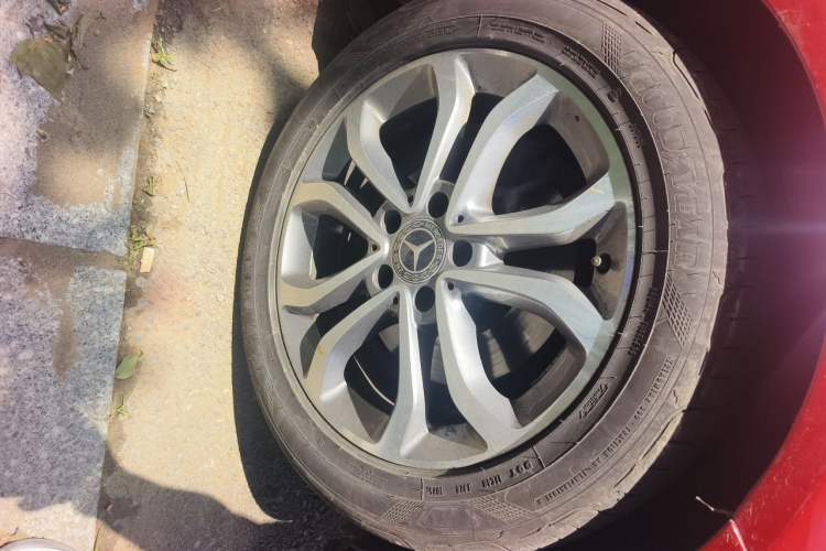 Used Mercedes-Benz C-Class 2017 Restyled C 180 L Fashion Edition Sport Version Right Front Wheel Hub