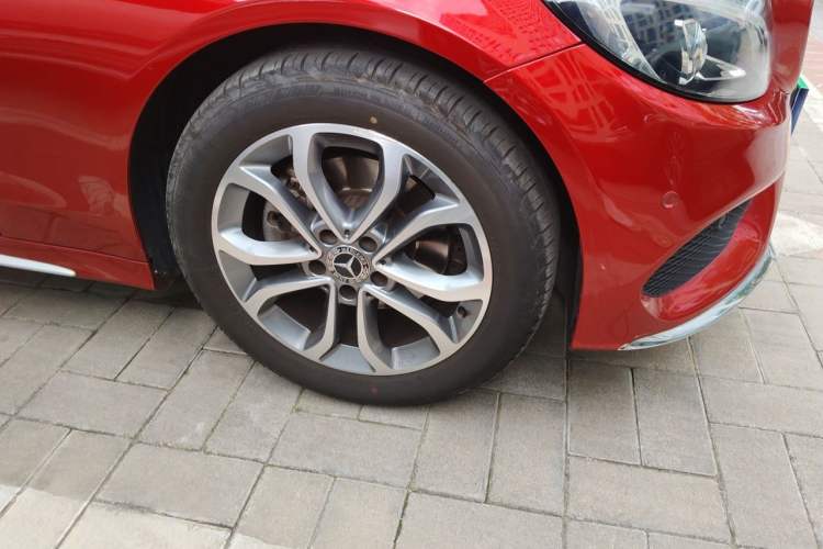Used Mercedes-Benz C-Class 2017 Restyled C 180 L Fashion Edition Sport Version Right Front Wheel Hub