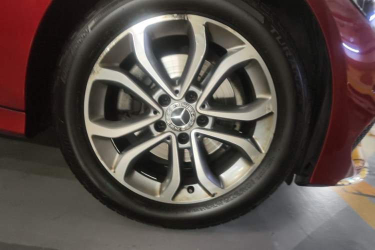 Used Mercedes-Benz C-Class 2017 Restyled C 180 L Fashion Edition Sport Version Right Front Wheel Hub