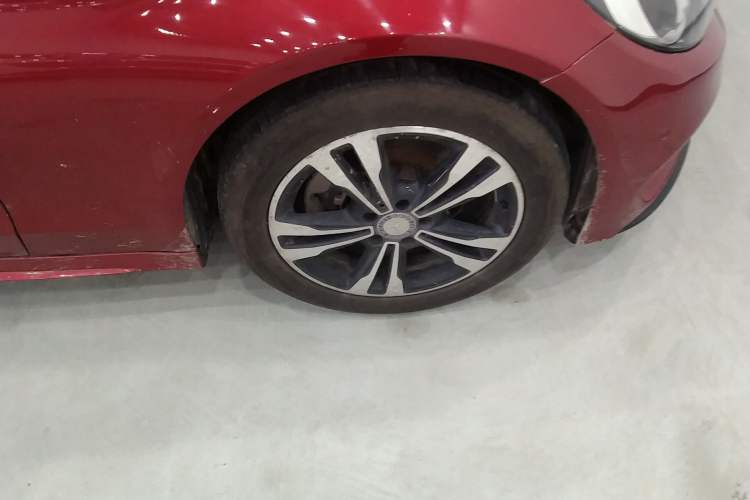 Used Mercedes-Benz C-Class 2017 C 200 Sport Edition Right Front Wheel Hub