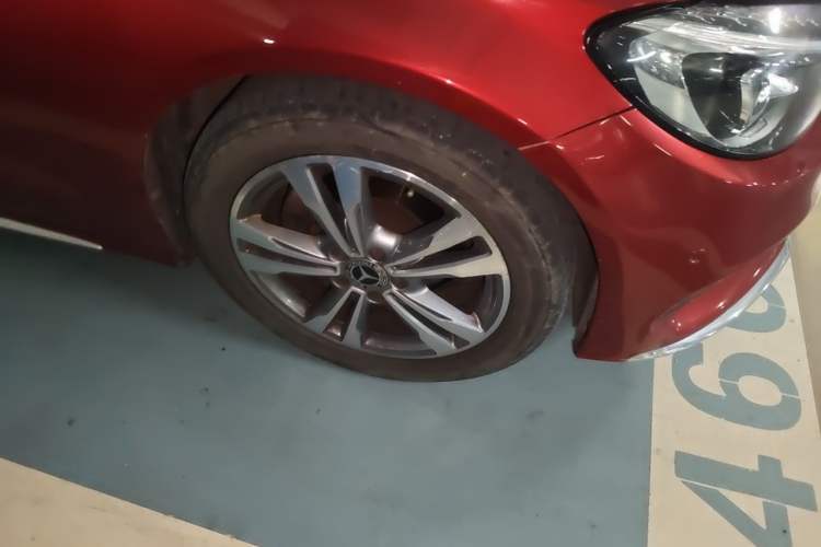 Used Mercedes-Benz C-Class 2017 Facelift C 200 L Sport Edition Right Front Wheel Hub