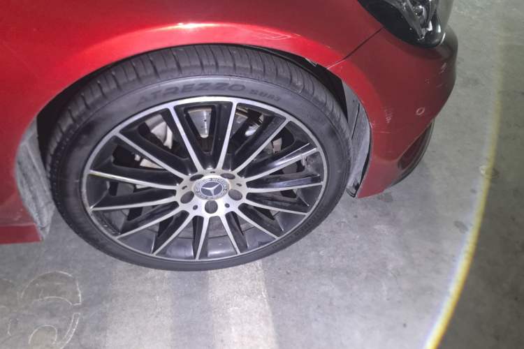 Used Mercedes-Benz C-Class 2017 C 200 4MATIC Coupe Right Front Wheel Hub
