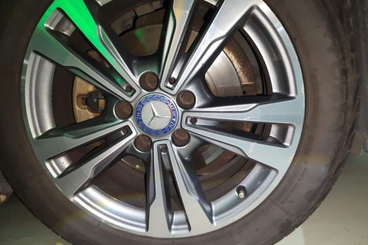 Used Mercedes-Benz C-Class 2017 C 200 L Sport Edition Right Front Wheel Hub