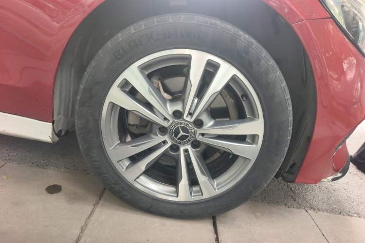 Used Mercedes-Benz C-Class 2017 Facelift C 200 L Sport Edition Right Front Wheel Hub