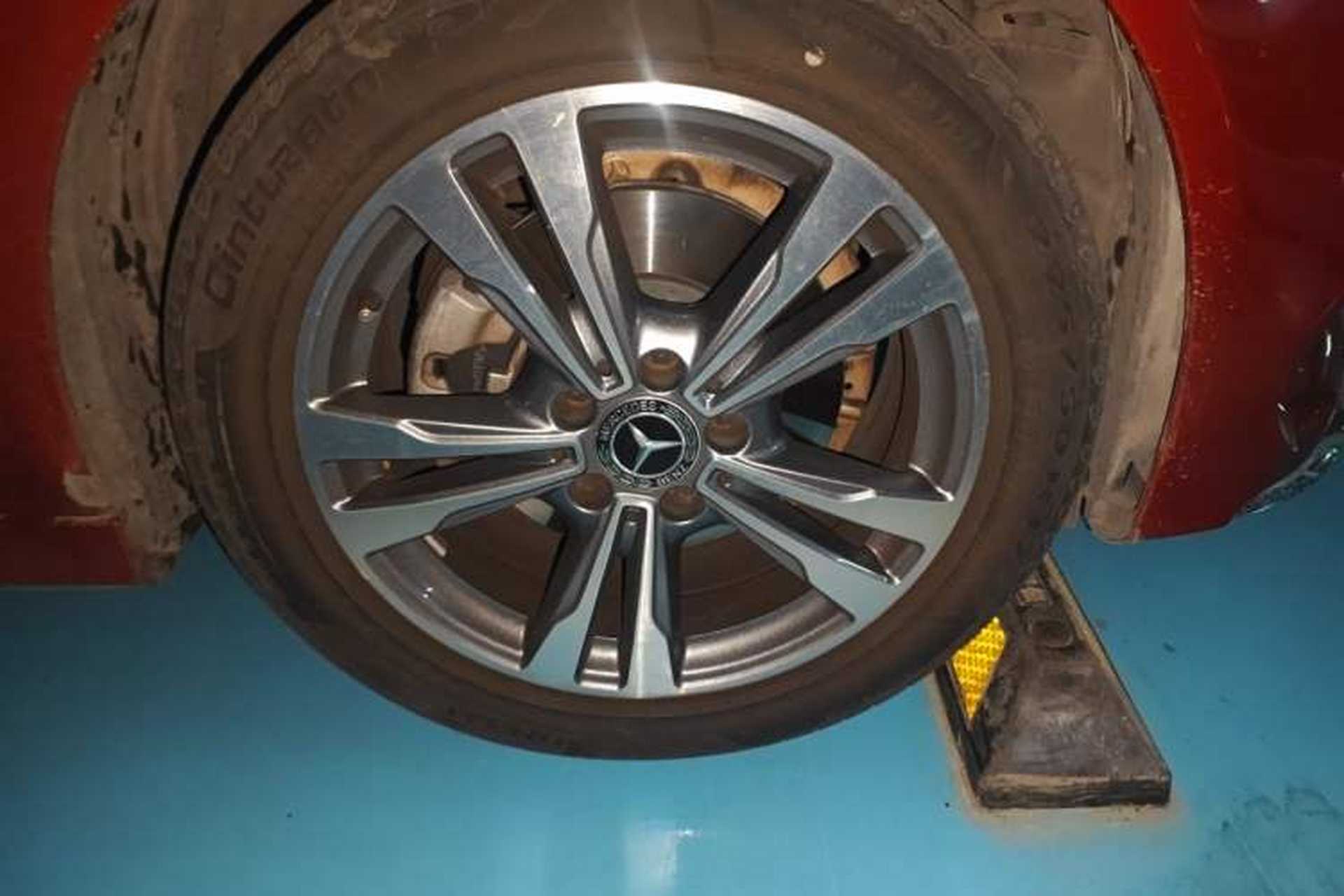 Used Mercedes-Benz C-Class 2017 Facelift C 200 L Sport Edition Right Front Wheel Hub