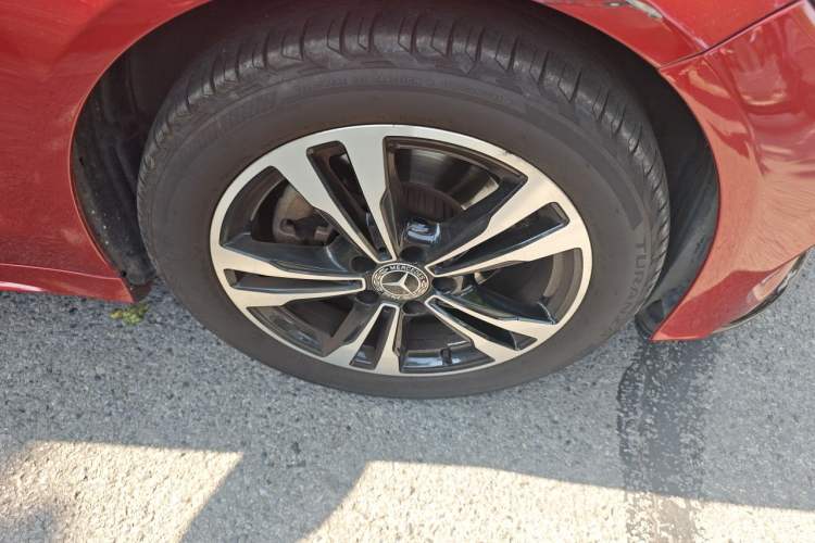 Used Mercedes-Benz C-Class 2017 C 200 Sport Edition Right Front Wheel Hub