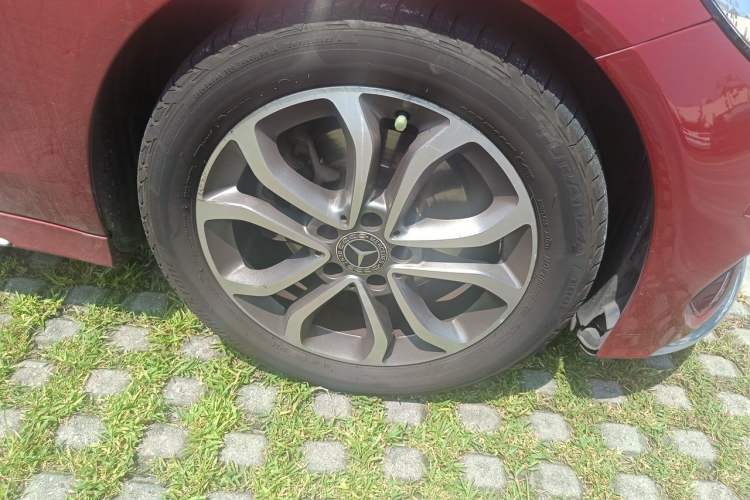 Used Mercedes-Benz C-Class 2017 Restyled C 180 L Fashion Edition Sport Version Right Front Wheel Hub