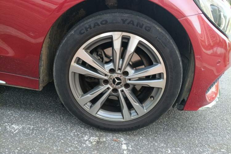 Used Mercedes-Benz C-Class 2017 Facelift C 200 L Sport Edition Right Front Wheel Hub