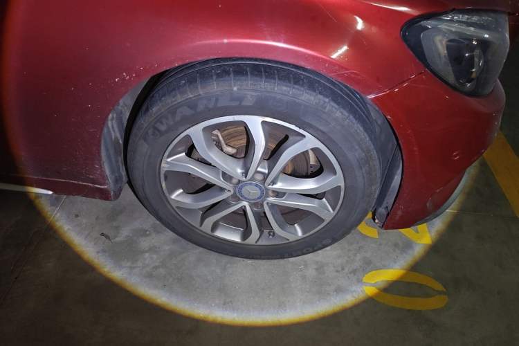 Used Mercedes-Benz C-Class 2017 C 180 L Sport Edition Right Front Wheel Hub