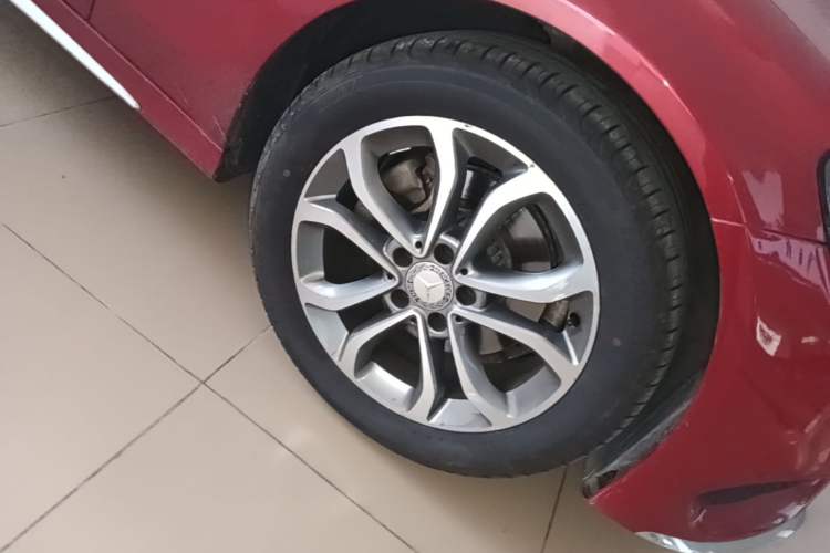 Used Mercedes-Benz C-Class 2017 C 180 L Sport Edition Right Front Wheel Hub