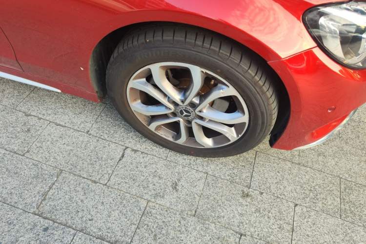 Used Mercedes-Benz C-Class 2017 Restyled C 180 L Fashion Edition Sport Version Right Front Wheel Hub
