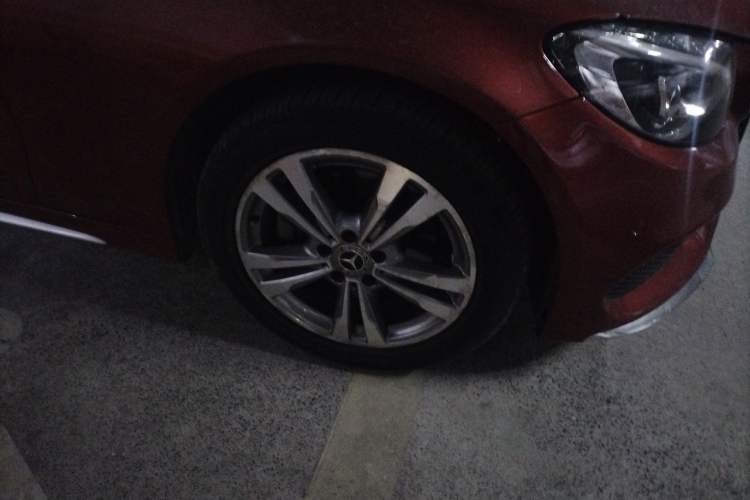 Used Mercedes-Benz C-Class 2017 Facelift C 200 L Sport Edition Right Front Wheel Hub