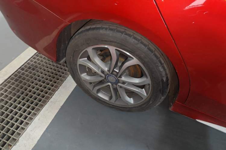 Used Mercedes-Benz C-Class 2017 C 180 L Sport Edition Right Rear Wheel Hub