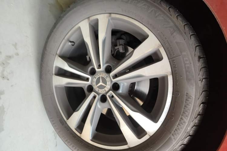 Used Mercedes-Benz C-Class 2017 Restyled C 200 Sport Edition Right Rear Wheel Hub