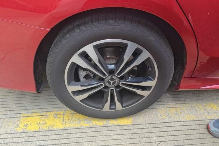 Used Mercedes-Benz C-Class 2017 Restyled C 200 Sport Edition Right Rear Wheel Hub