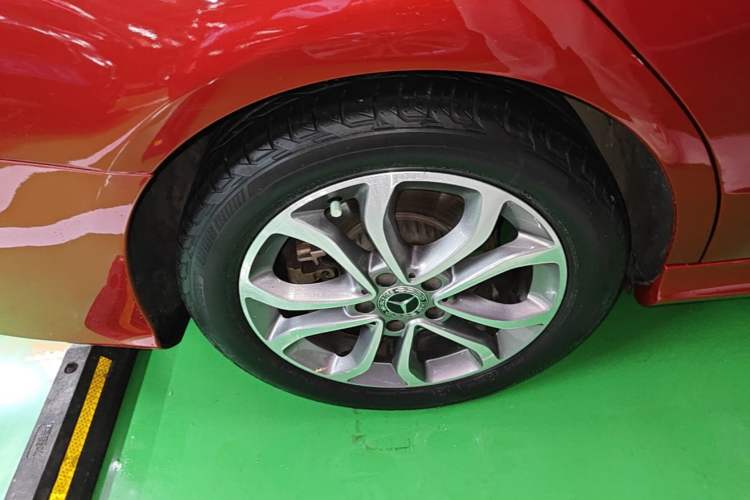 Used Mercedes-Benz C-Class 2017 Restyled C 180 L Fashion Edition Sport Version Right Rear Wheel Hub