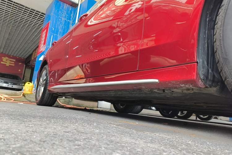 Used Mercedes-Benz C-Class 2017 Facelift C 200 L Sport Edition Right Side Sill