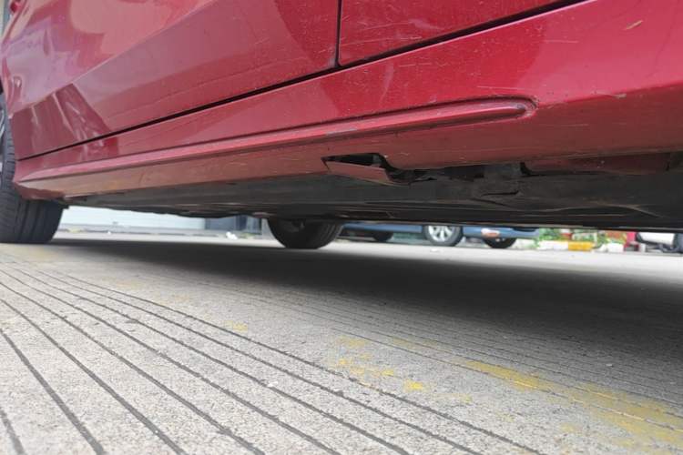 Used Mercedes-Benz C-Class 2017 Restyled C 200 Sport Edition Right Side Sill