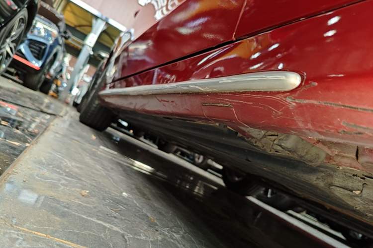 Used Mercedes-Benz C-Class 2017 C 200 L Sport Edition Right Side Sill