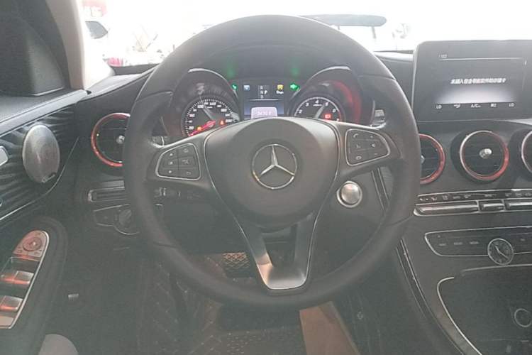 Used Mercedes-Benz C-Class 2017 Facelift C 200 L Sport Edition Steering Wheel
