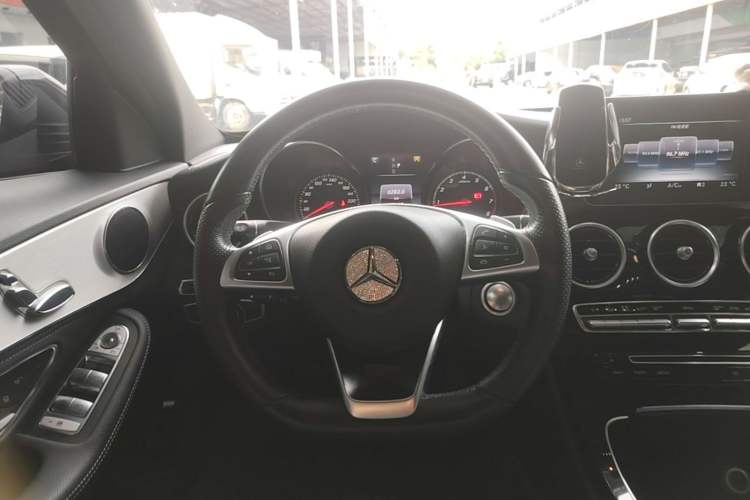 Used Mercedes-Benz C-Class 2017 Restyled C 200 Sport Edition Steering Wheel