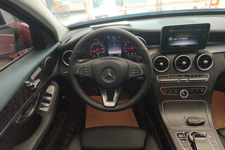 Used Mercedes-Benz C-Class 2017 Facelift C 200 L Sport Edition Steering Wheel