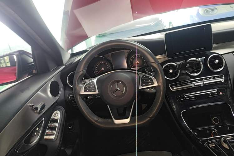 Used Mercedes-Benz C-Class 2017 Restyled C 200 Sport Edition Steering Wheel