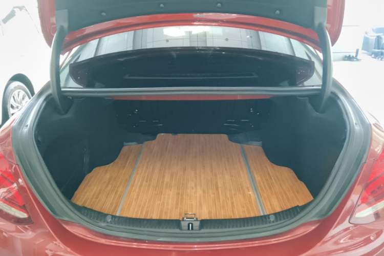 Used Mercedes-Benz C-Class 2017 Restyled C 180 L Fashion Edition Sport Version Trunk
