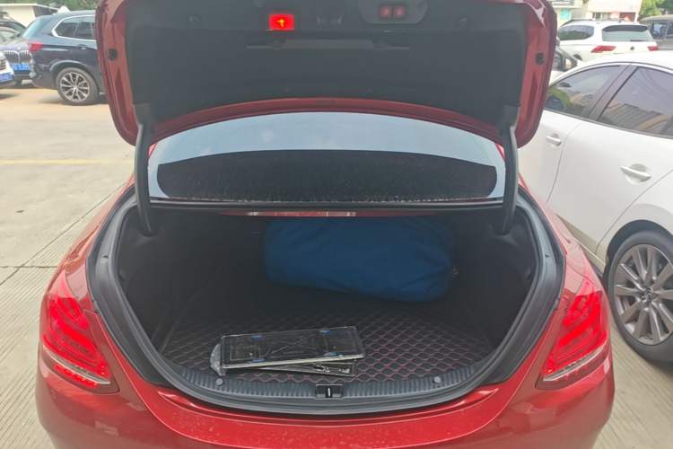 Used Mercedes-Benz C-Class 2017 Restyled C 200 Sport Edition Trunk