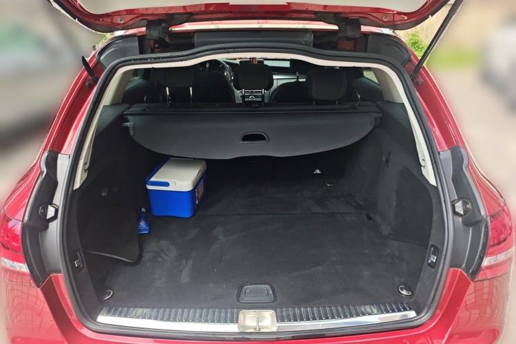 Used Mercedes-Benz C-Class 2017 Facelift C 200 Station Wagon Trunk