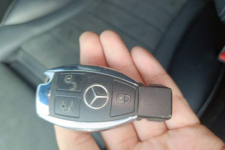 Used Mercedes-Benz C-Class 2017 C 200 Sport Edition Vehicle Key