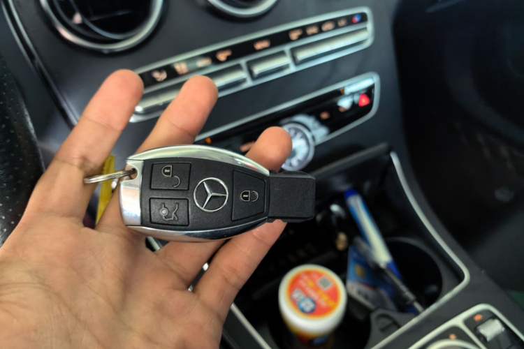 Used Mercedes-Benz C-Class 2017 Facelift C 200 L Sport Edition Vehicle Key