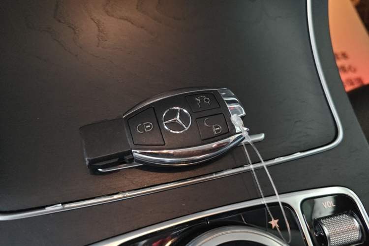 Used Mercedes-Benz C-Class 2017 Facelift C 200 L Sport Edition Vehicle Key