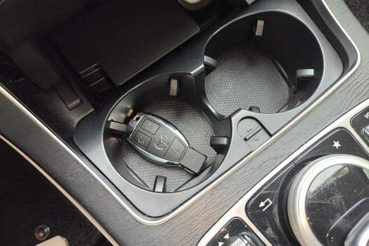 Used Mercedes-Benz C-Class 2017 Facelift C 200 L Sport Edition Vehicle Key