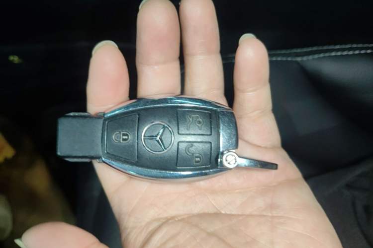 Used Mercedes-Benz C-Class 2017 Facelift C 200 L Sport Edition Vehicle Key