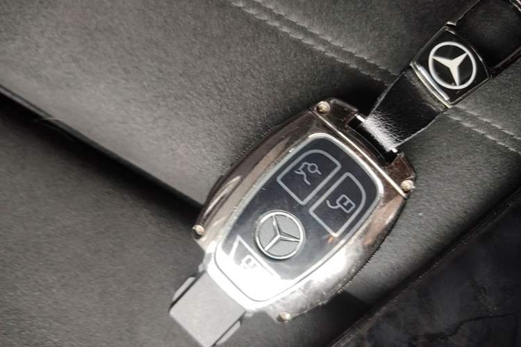 Used Mercedes-Benz C-Class 2017 Restyled C 200 Sport Edition Vehicle Key