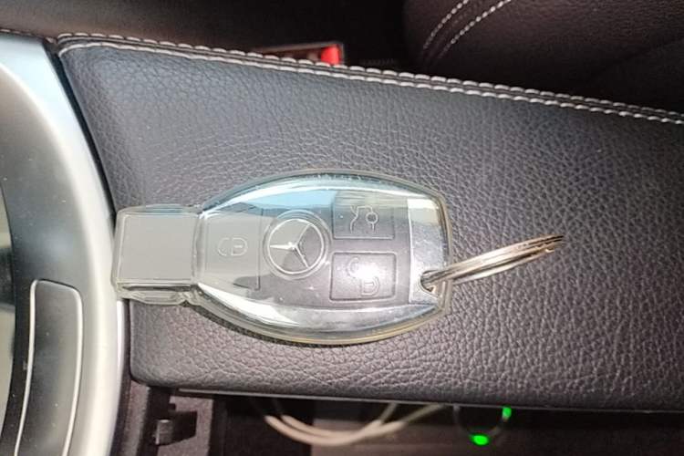 Used Mercedes-Benz C-Class 2017 Restyled C 200 Sport Edition Vehicle Key