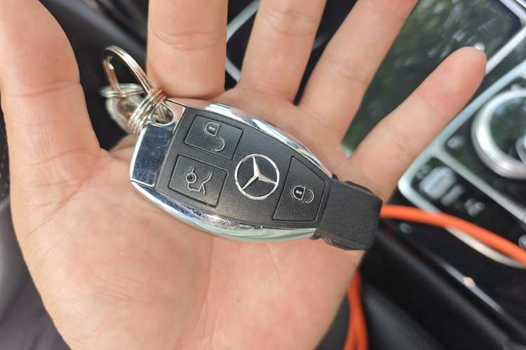 Used Mercedes-Benz C-Class 2017 C 200 Sport Edition Vehicle Key