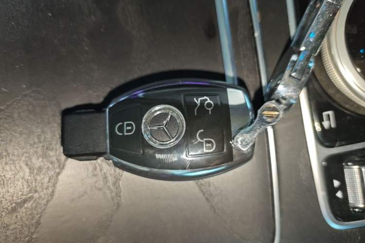 Used Mercedes-Benz C-Class 2017 C 200 L Sport Edition Vehicle Key