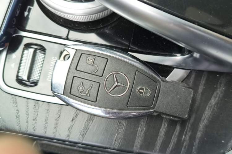 Used Mercedes-Benz C-Class 2017 Facelift C 200 L Sport Edition Vehicle Key