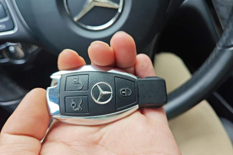 Used Mercedes-Benz C-Class 2017 Restyled C 180 L Fashion Edition Sport Version Vehicle Key