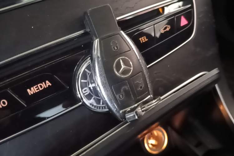 Used Mercedes-Benz C-Class 2017 C 180 L Sport Edition Vehicle Key