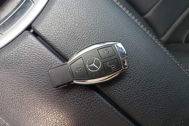 Used Mercedes-Benz C-Class 2017 Facelift C 200 L Sport Edition Vehicle Key